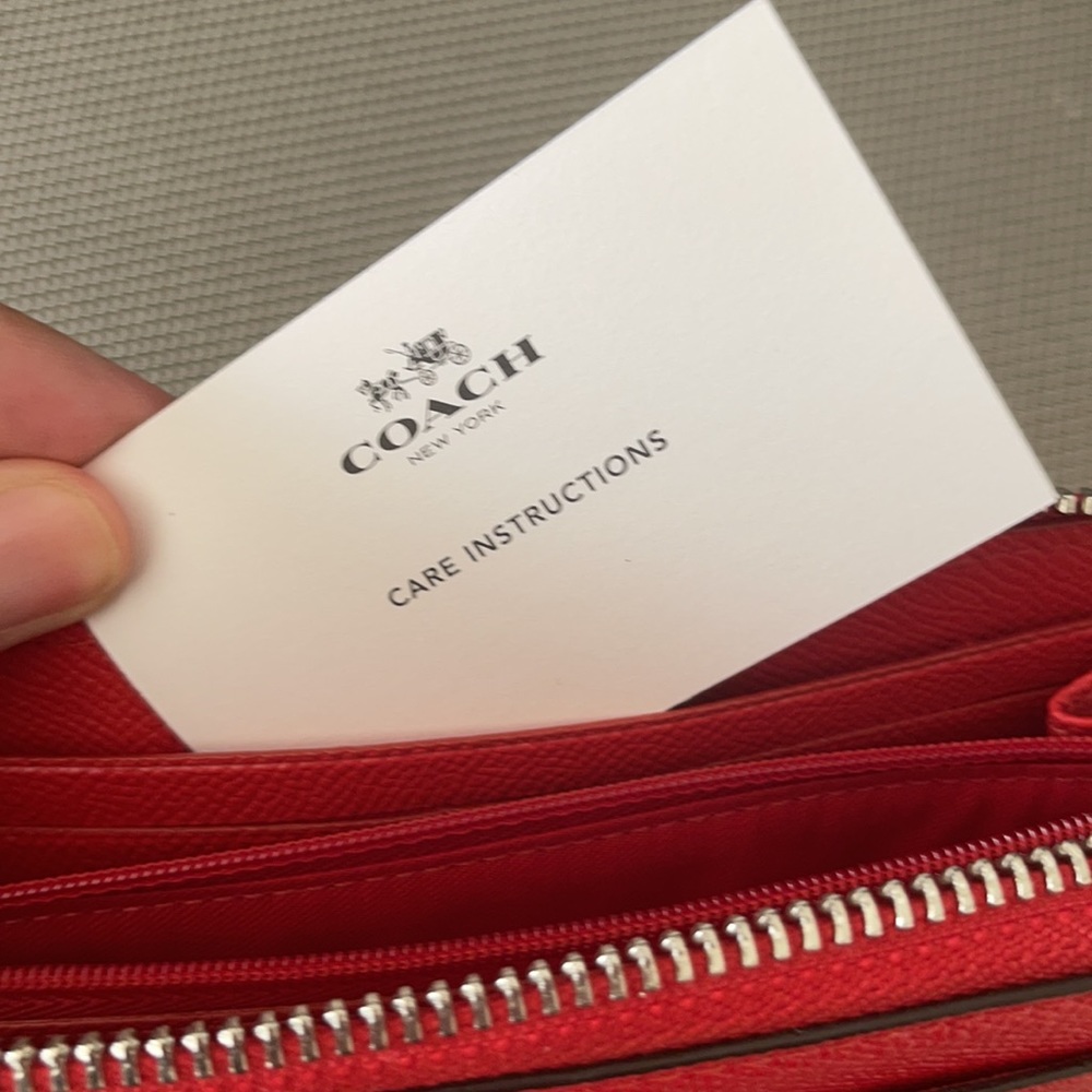Gorgeous Coach Wallet - Picture 7 of 7